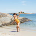 Ribbstickad baddräkt för flickor – Bekväm design för pool & hav