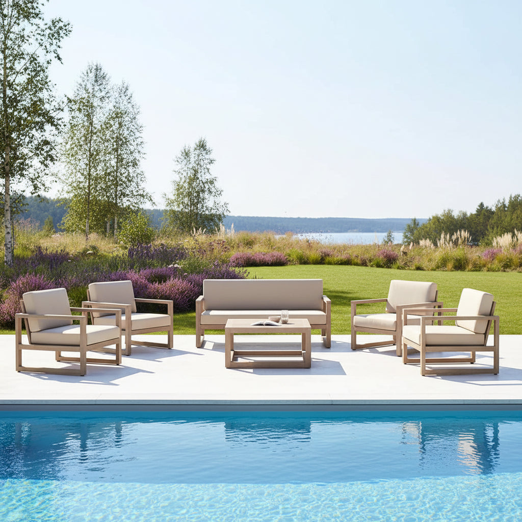 Soffbord i massiv teak – Elegant centerpiece för uteplats & pool