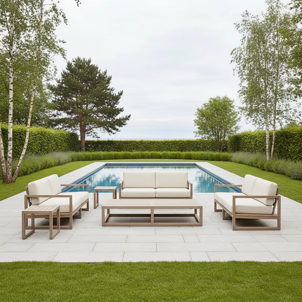 Soffbord i massiv teak – Elegant centerpiece för uteplats & pool